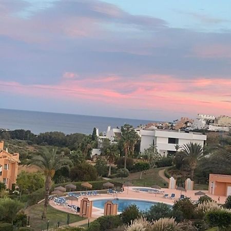 2 Bedroom Penthouse With A Private 360 Rooftop Terrace With Sea And Mountain Views Bahia de Casares Bagian luar foto